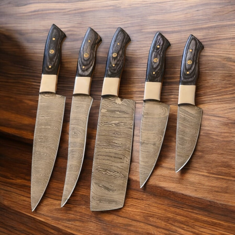 "Premium Damascus Knife Set with Leather Case – Razor-Sharp Pakkawood Handles"